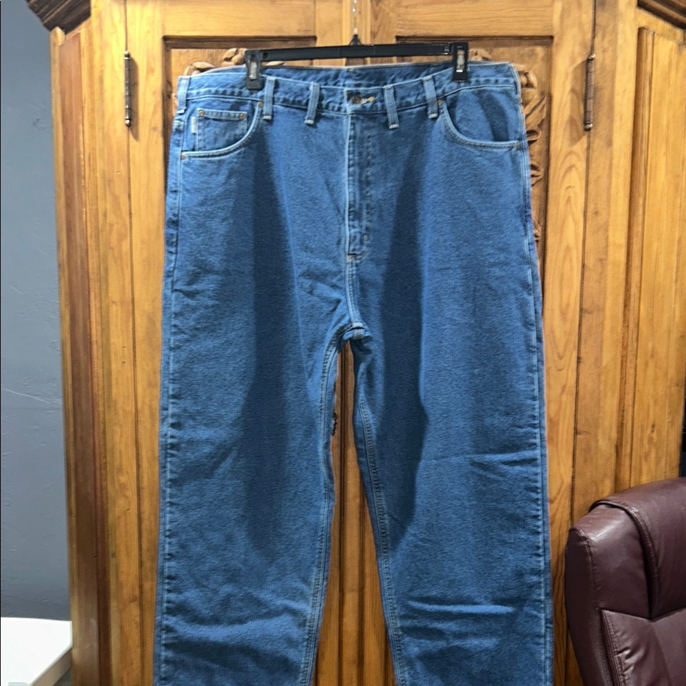 EUC Carhartt relaxed fit flannel lined jean 44 x 34